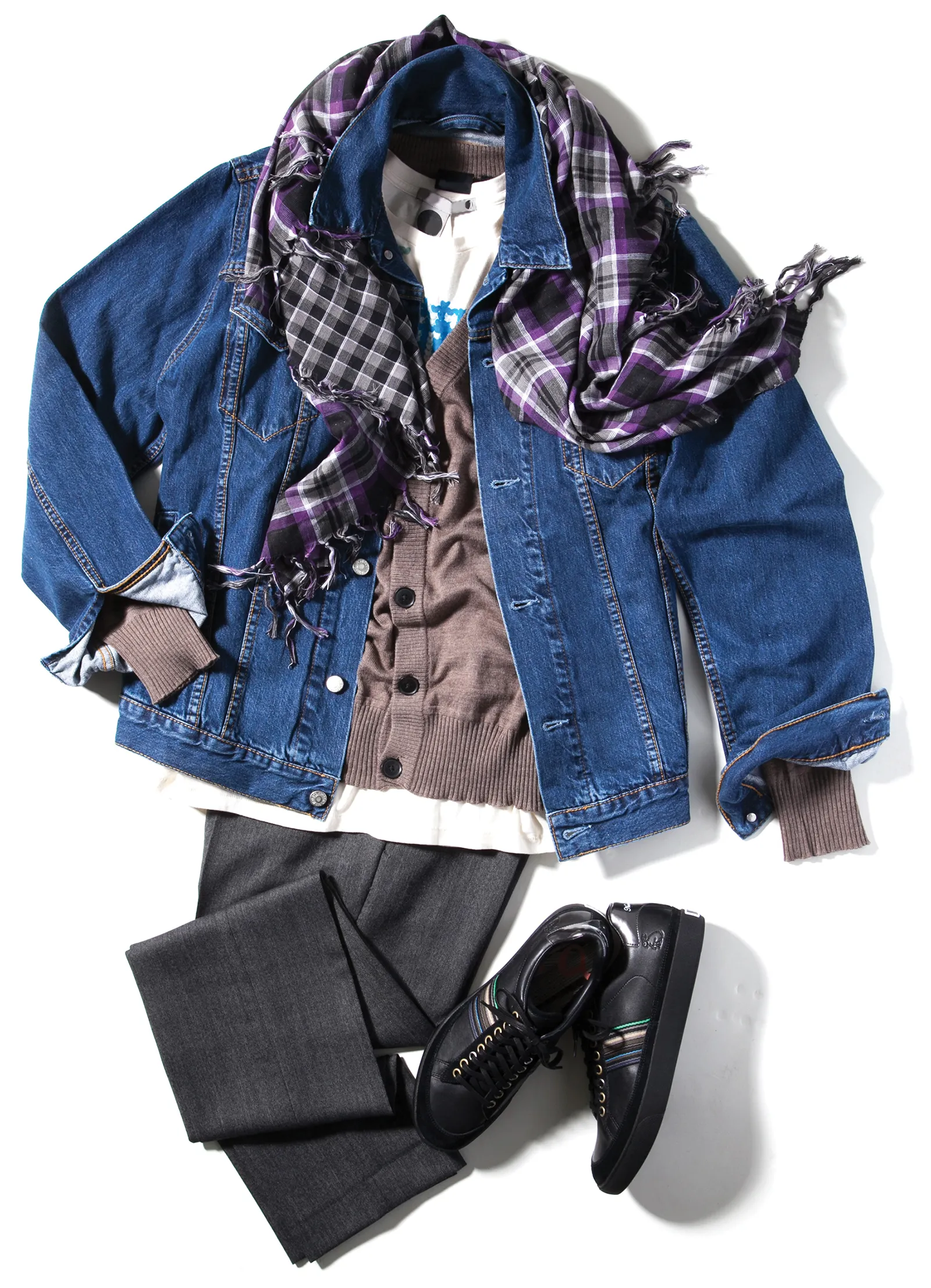 MA_16_Clothes_Main_shutterstock_1600 MA_16_Clothes_Main_shutterstock_1600