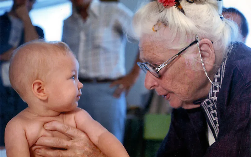 JA_19_SomaticEdge1_IdasHands_800 JA_19_SomaticEdge1_IdasHands_800